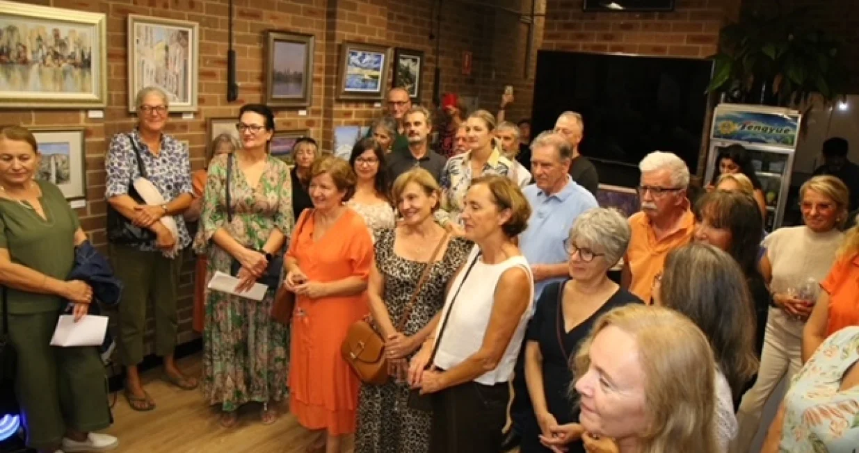 Izložba slika Senke Divljan u Sydneyu//