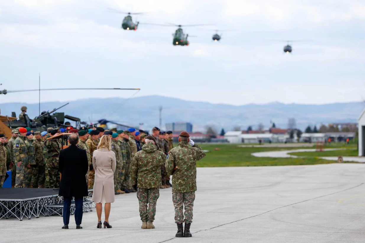 Visoka predstavnica Evropske unije za vanjske poslove i sigurnosnu politiku i potpredsjednica Evropske komisije Kaja Kalas boravi u službenoj posjeti Bosni i Hercegovini. Svoju posjetu započela je u kampu Butmir, gdje ju je dočekao komandant Misije EUFOR Althea, general-major Florin-Marian Barbu/Damir Deljo