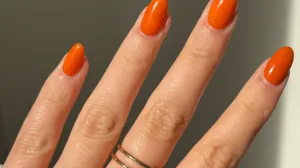 Narandžasti nokti//