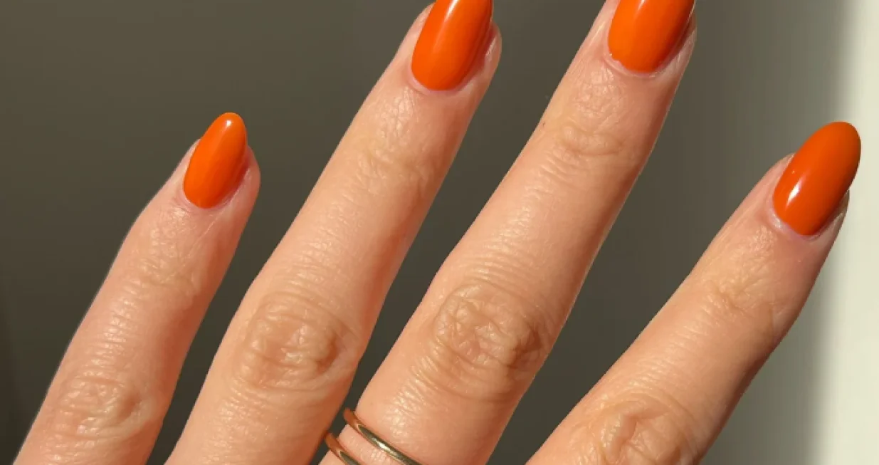 Narandžasti nokti//