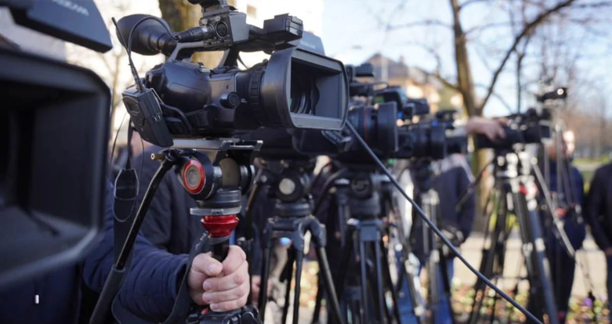 novinari foto.JPG/Sanja ДђukiД‡