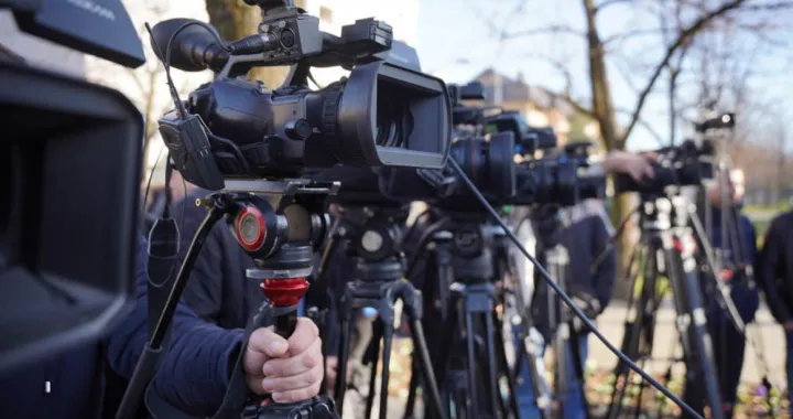 novinari foto.JPG/Sanja ДђukiД‡