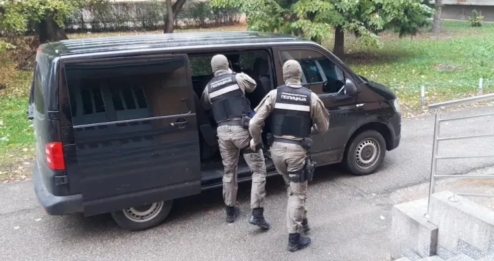 Uhapšene četiri osobe/ATV//