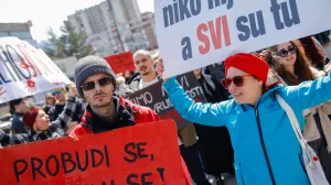 Protesti Hocel ta promjena ispred Valde FBiH/Damir Deljo