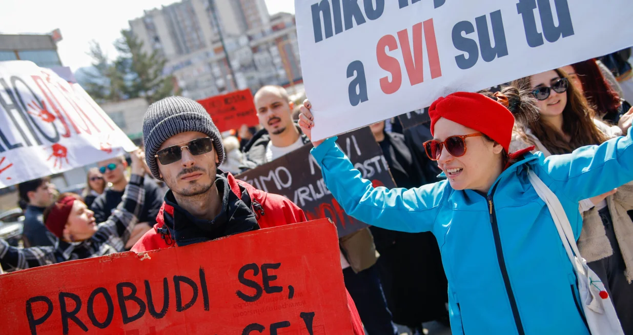 Protesti Hocel ta promjena ispred Valde FBiH/Damir Deljo