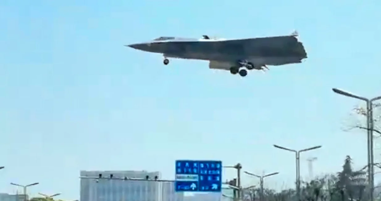 Prve fotografije J-36 pojavile/Screenshot