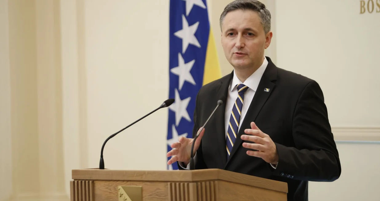 SARAJEVO, 20. marta (FENA) - Član Predsjedništva BiH Denis Bećirović obratit se danas medijima na vanrednoj pres-konferenciji. (Foto FENA/Amer Kajmović)/Amer Kajmović
