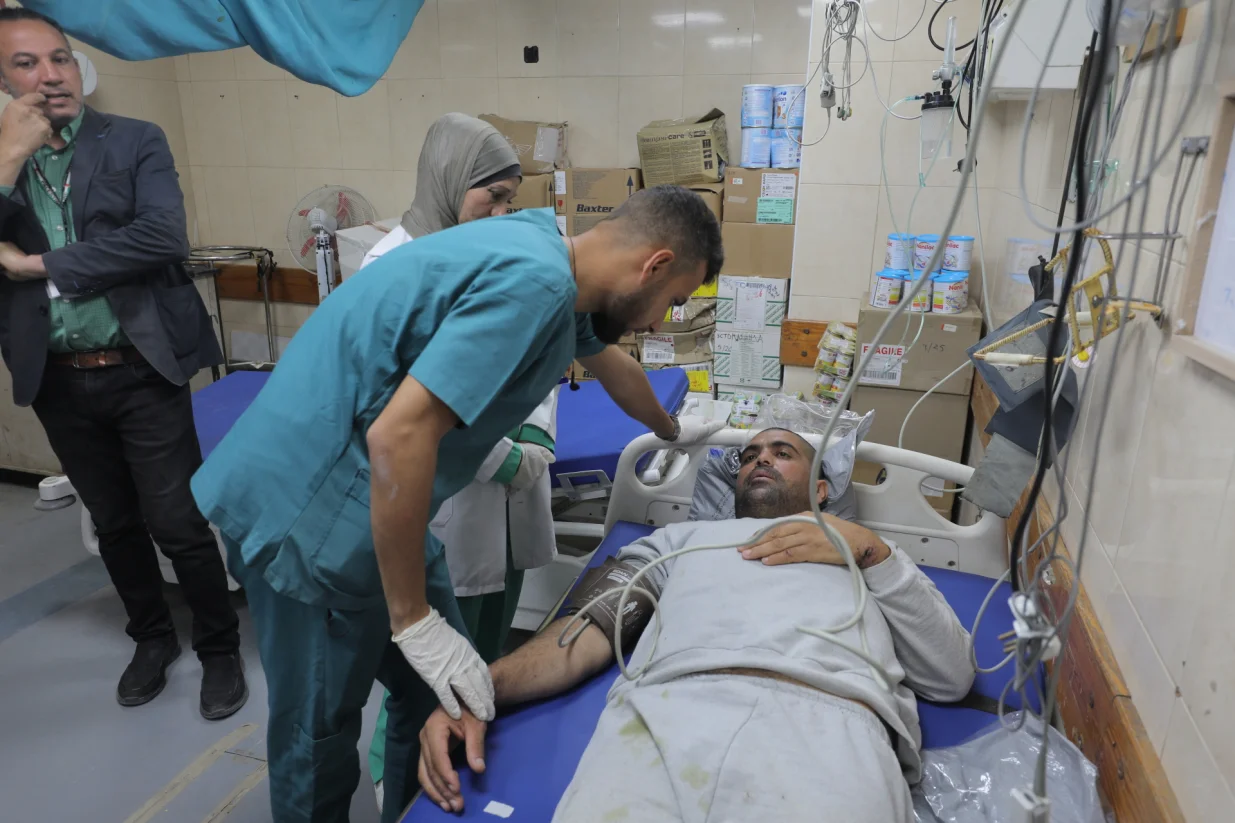 DEIR AL-BALAH, GAZA - 10. APRIL:Izraelska vojska pustila je jutros oko 80 palestinskih pritvorenika iz Pojasa Gaze. (Moiz Salhi - Anadolu Agency)/