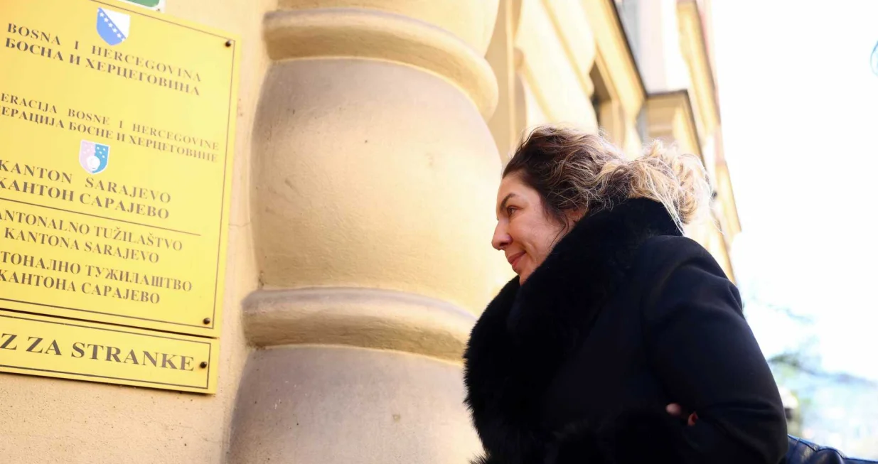 Privođenje Adne Mesihović u Tužilaštvo KS/Damir Deljo