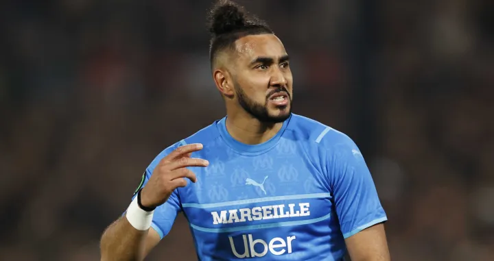 epa09915208 Dimitri Payet of Olympique de Marseille in action during the UEFA Conference League semifinal, first leg soccer match between Feyenoord and Olympique Marseille at Feyenoord Stadium de Kuip in Rotterdam, Netherlands, 28 April 2022. EPA/MAURICE VAN STEEN