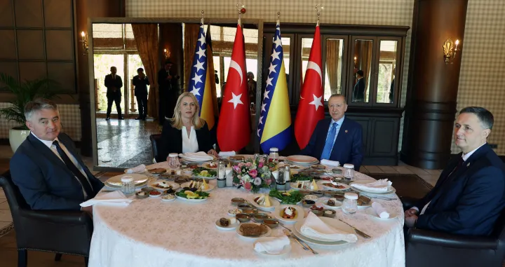 Antalija, Turska - 12. april 2025:Predsjednik Turske Recep Tayyip Erdogan sastao se u subotu na marginama Diplomatskog foruma u Antaliji sa ДЌlanovima PredsjedniЕЎtva Bosne i Hercegovine (TCCB/MustafaВ KamacД± - Anadolu Agency)/