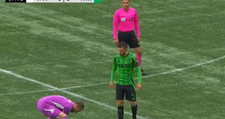 Stuver iznio miša sa terena (FOTO: Screenshot/X)