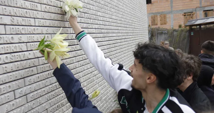 U Sarajevu je danas svečano obilježena 33. godišnjica formiranja Armije Republike Bosne i Hercegovine i 20. godišnjica 2. pješadijskog (rendžerskog) puka Oružanih snaga BiH – jedinice koja baštini tradiciju slavne Armije RBiH./Senad Gubelić