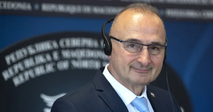 epa10013998 Croatian Minister of Foreign and European Affairs Gordan Grlic Radman accompanied by his North Macedonian counterpart (not pictured) during a joint press conference in Skopje, Republic of North Macedonia 15 June 2022. The Minister of Foreign and European Affairs of Croatia arrived in an official visit to North Macedonia. EPA/GEORGI LICOVSKI/Georgi Licovski