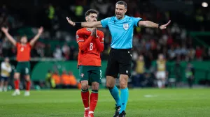 Referee Slavko Vincic gestures during the UEFA Nations League Quarterfinal Leg Two match between Portugal and Denmark at Estadio Jose Alvalade. (Final score: Portugal 5 - 2 Denmark) (Photo by David Martins/SOPA Images/Sipa USA) Photo: SOPA Images/SIPA USA