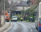 Dvojica radnika ispala iz korpe prilikom postavljanja trolejbuske mreže/čitatelj