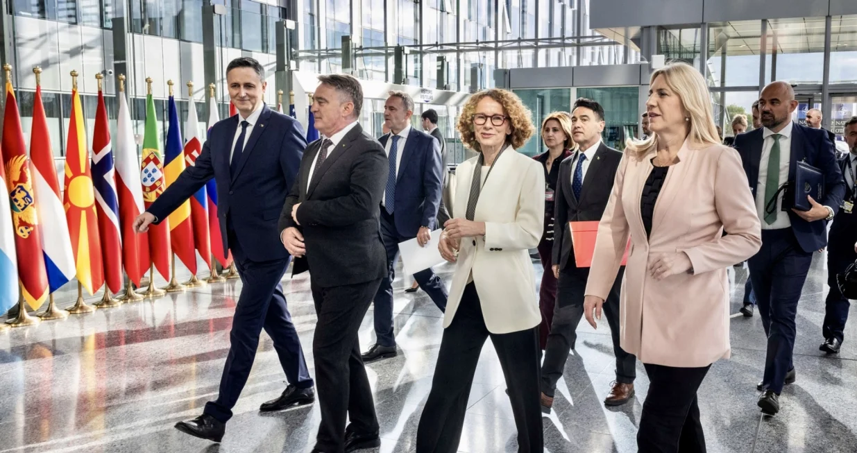 Članovi Predsjedništva BiH - Šekerinska - NATO Deputy Secretary General, Radmila Shekerinska hosts the Chair and members of the Tripartite Presidency of Bosnia and Herzegovina, Željka Cvijanović, Željko Komšić, and Denis Bećirović, at NATO Headquarters/Nato