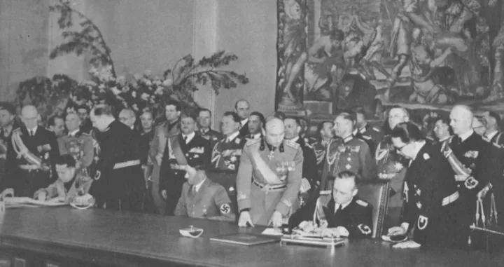 Šefovi diplomatija Njemačke i Italije Joachim von Ribbentrop i grof Galeazzo Ciano u Drugom svjetskom ratu dogovorili se o podjeli Jugoslavije na njemačko i italijansko područje/-