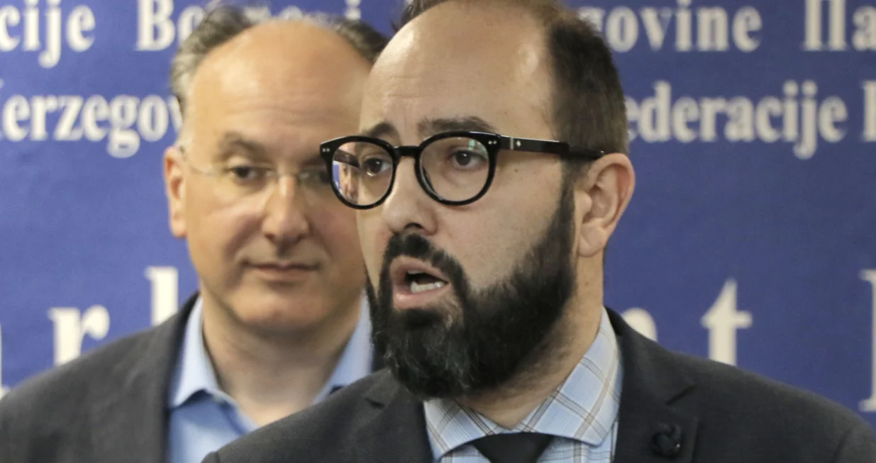 Zgrada Parlamenta FBiH održan sastanak stranaka osmorke na kojem se razgovaralo o uspostavi federalne vlasti./Senad Gubelić