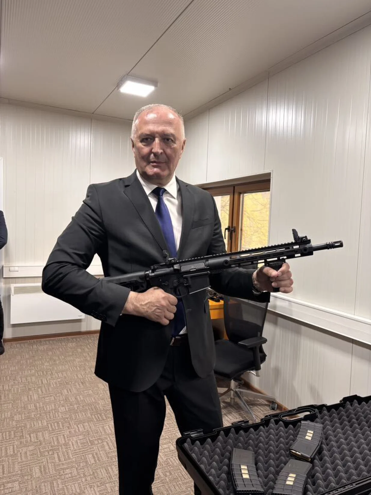 Zukan Helez u posjeti AC Unity Goražde; puška AC ALFA SMG 9 mm je 100 posto domaći proizvod//