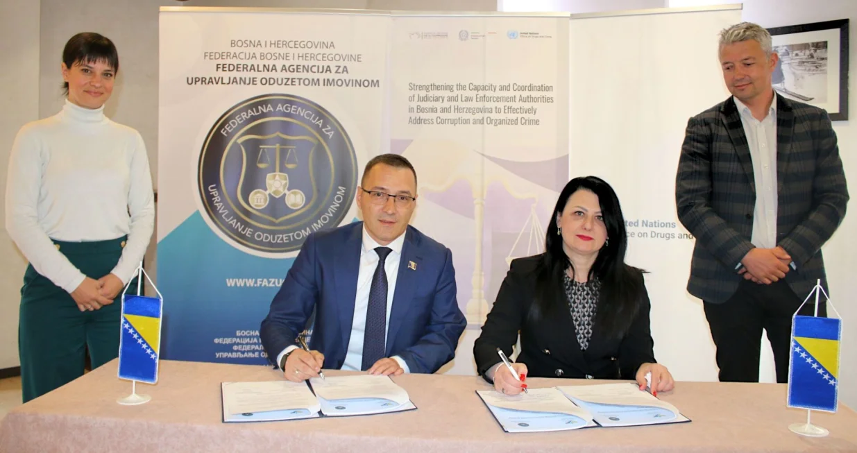 Sa potpisivanja memoranduma/ Federalna agencija za upravljanje oduzetom imovinom//