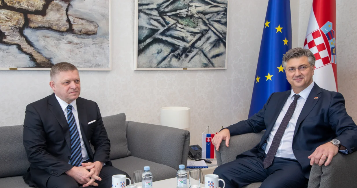 Zagreb, Hrvatska - 16 travnja 2025:Predsjednik Vlade Hrvatske Andrej Plenković primio je u srijedu u Zagrebu predsjednika Vlade Slovačke Roberta Fica, koji boravi u službenom posjetu Hrvatskoj (Stipe Majic - Anadolu Agency)/
