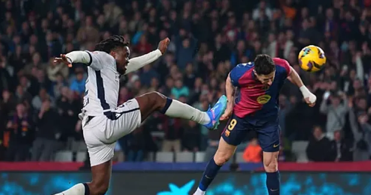 Lewandowski postiže gol (FOTO: Barcelona)