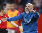epa10296819 Sevilla's head coach Jorge Sampaoli reacts during the Spanish LaLiga soccer match between Sevilla FC and Real Sociedad, in Seville, Andalusia, Spain, 09 November 2022. EPA/Jose Manuel Vidal