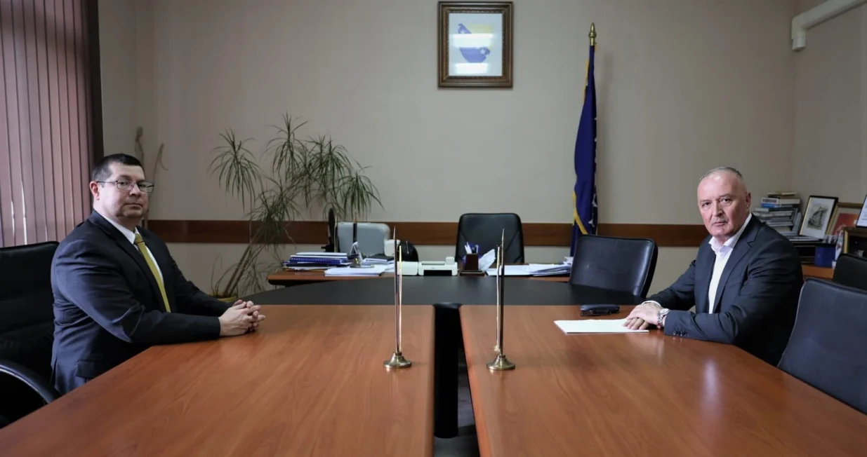 Zukan Helez i Eric Adams/