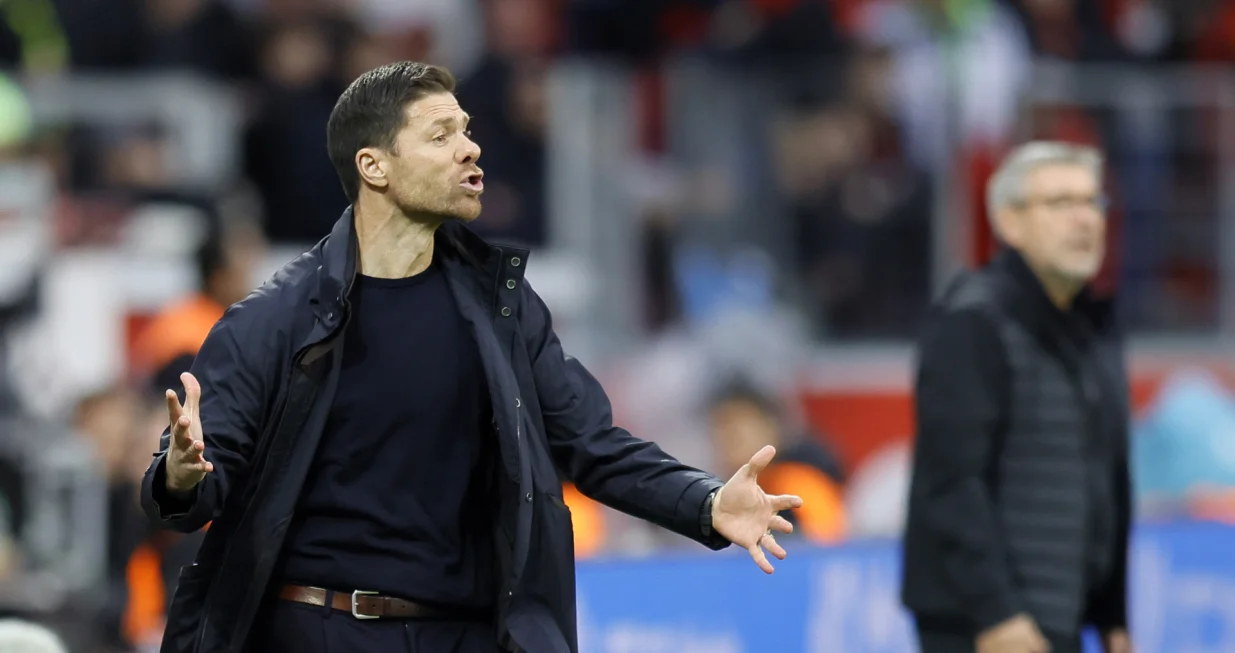 epa10290443 Leverkusen's head coach Xabi Alonso reacts during the German Bundesliga soccer match between Bayer 04 Leverkusen and Union Berlin in Leverkusen, Germany, 06 November 2022. EPA/RONALD WITTEK CONDITIONS - ATTENTION: The DFL regulations prohibit any use of photographs as image sequences and/or quasi-video.