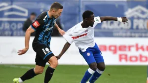 18.04.2025., Varazdin - SuperSport Prva HNL, 30. kolo, NK Varazdin -. HNK Hajduk. Antonio Borsic, Abdoulie Sanyang Photo: Vjeran Zganec Rogulja/PIXSELL