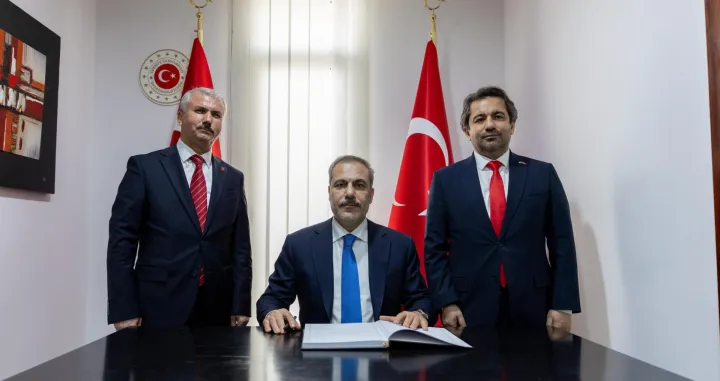 Turski ministar vanjskih poslova Hakan Fidan otvorio je novi generalni konzulat Turske na sjeverozapadu Alžira./