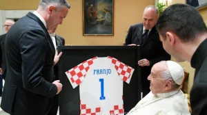HNS u posjeti Papi Franju 