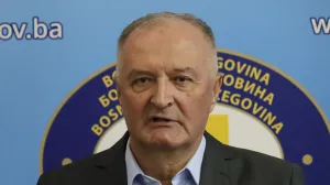 Ceremonija potpisivanja ugovora o donaciji Republike Slovenije Oružanim snagama BiH iz NATO Programa Izgradnje obrambenih kapaciteta (DCB) za projekat "Unapređenje sposobnosti VP u sastavu L-INF-BG"/Senad Gubelić