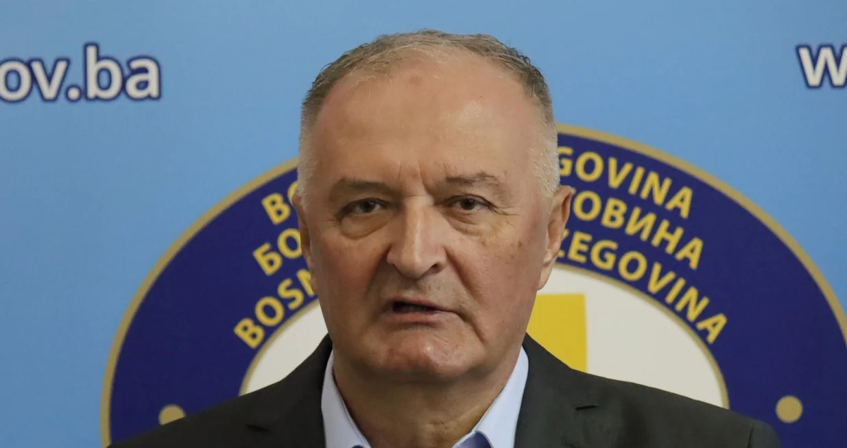 Ceremonija potpisivanja ugovora o donaciji Republike Slovenije Oružanim snagama BiH iz NATO Programa Izgradnje obrambenih kapaciteta (DCB) za projekat "Unapređenje sposobnosti VP u sastavu L-INF-BG"/Senad Gubelić