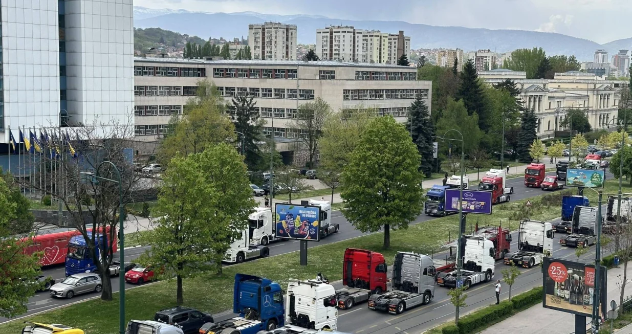 konvoj kamiona sarajevo/Amir Papić