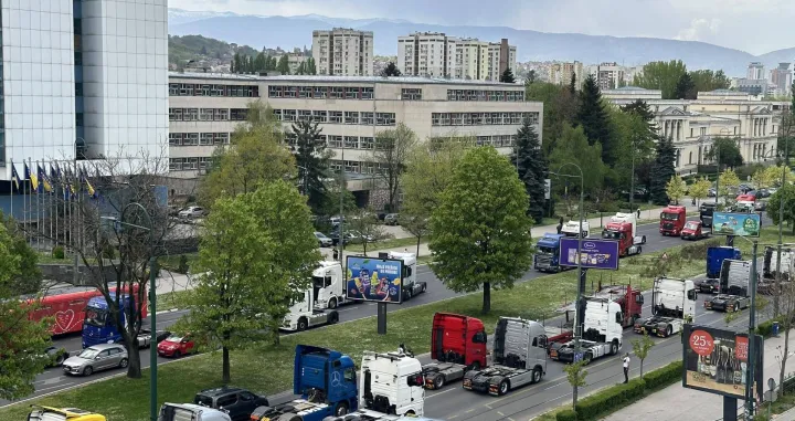 konvoj kamiona sarajevo/Amir Papić