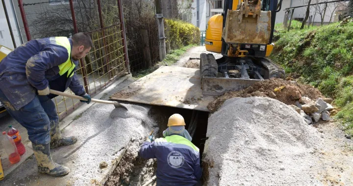 Redovne aktivnosti na održavanju vodovodnog sistema, popravak kvarova//
