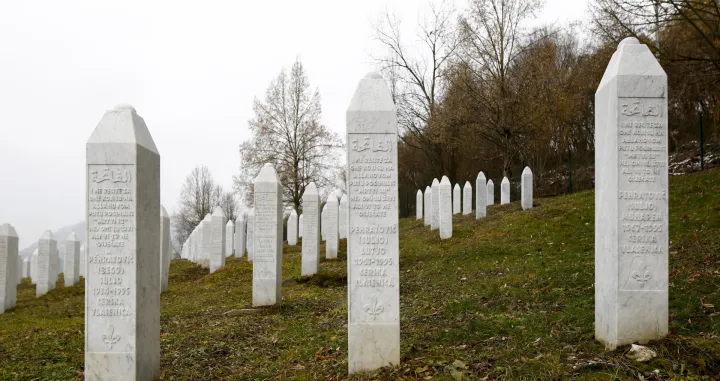 Memorijalni centar Potočari zimi/Damir Deljo