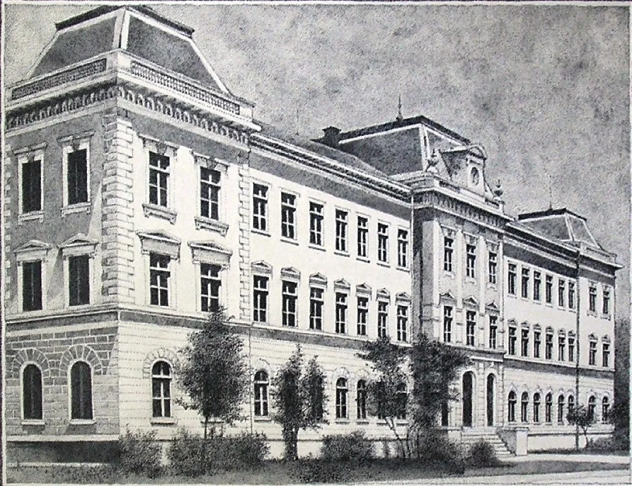 Gimnazija u kojoj je bio đak, a poslije profesor nosi njegovo ime/