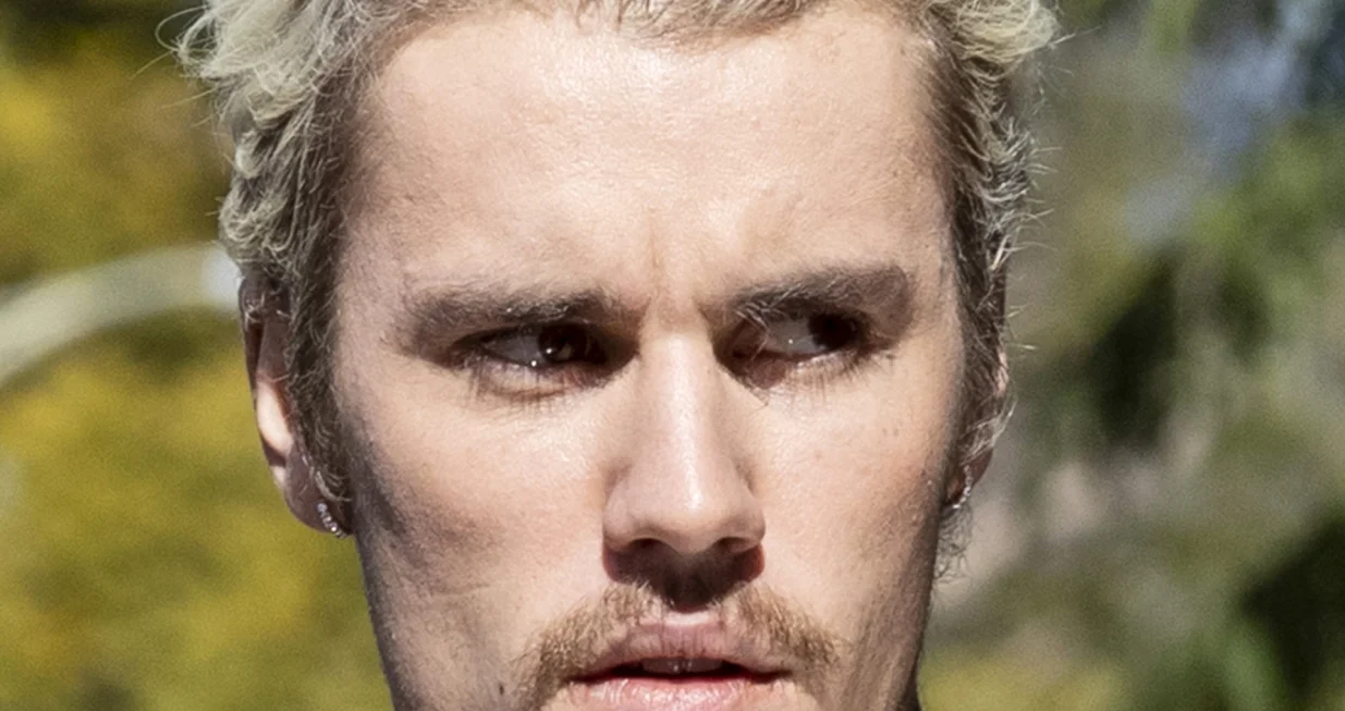 epaselect epa08156430 Canadian singer Justin Bieber attends the ceremony honoring Universal Music Group CEO Sir Lucian Grainge with the 2,685th star on the Hollywood Walk of Fame, in Hollywood, California, USA, 23 January 2020. The star was dedicated in the category of Recording. EPA/ETIENNE LAURENT/Etienne Laurent