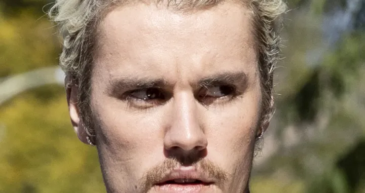 epaselect epa08156430 Canadian singer Justin Bieber attends the ceremony honoring Universal Music Group CEO Sir Lucian Grainge with the 2,685th star on the Hollywood Walk of Fame, in Hollywood, California, USA, 23 January 2020. The star was dedicated in the category of Recording. EPA/ETIENNE LAURENT/Etienne Laurent