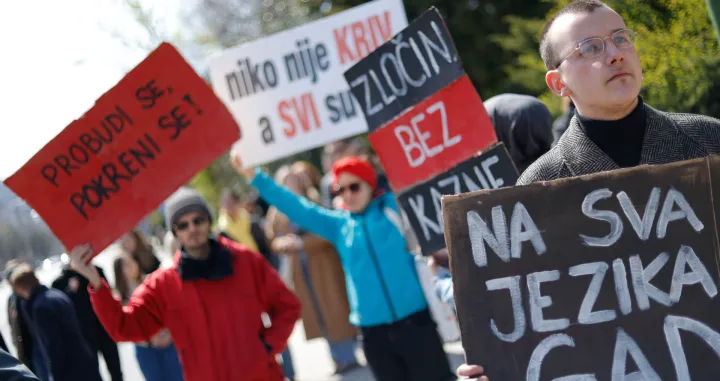 Protesti Hocel ta promjena ispred Valde FBiH/Damir Deljo
