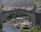 Mostar ljeto, Stari most, turisti/Anadolija/