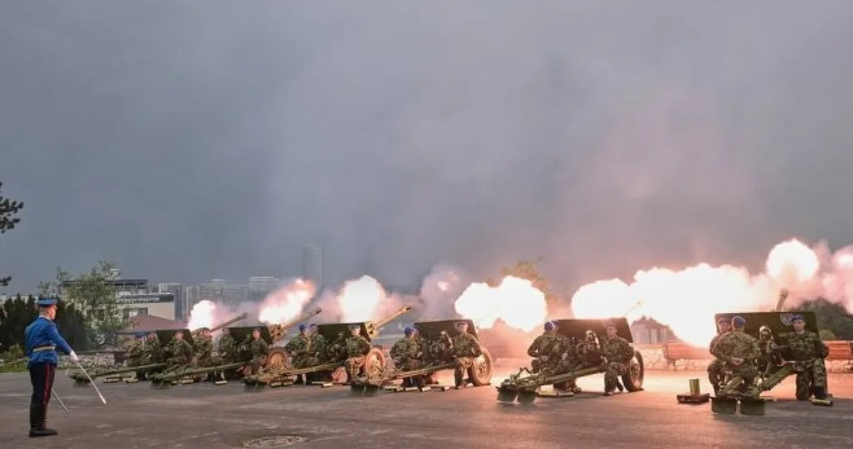 Vojska Srbije, počasna paljba u Beogradu, Kalemegdan, Dan Vojske Srbije/Instagram