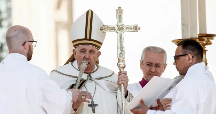 Papa Franjo je molio sa prestanu svi ratovi/Anadolija/