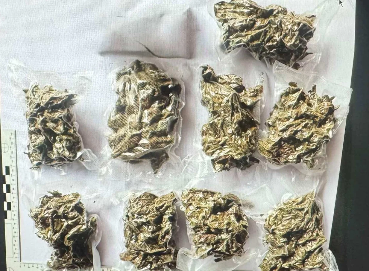 Velika akcija MUP-a TK-a u Tuzli, pronađeni droga, vaga, mobiteli...//