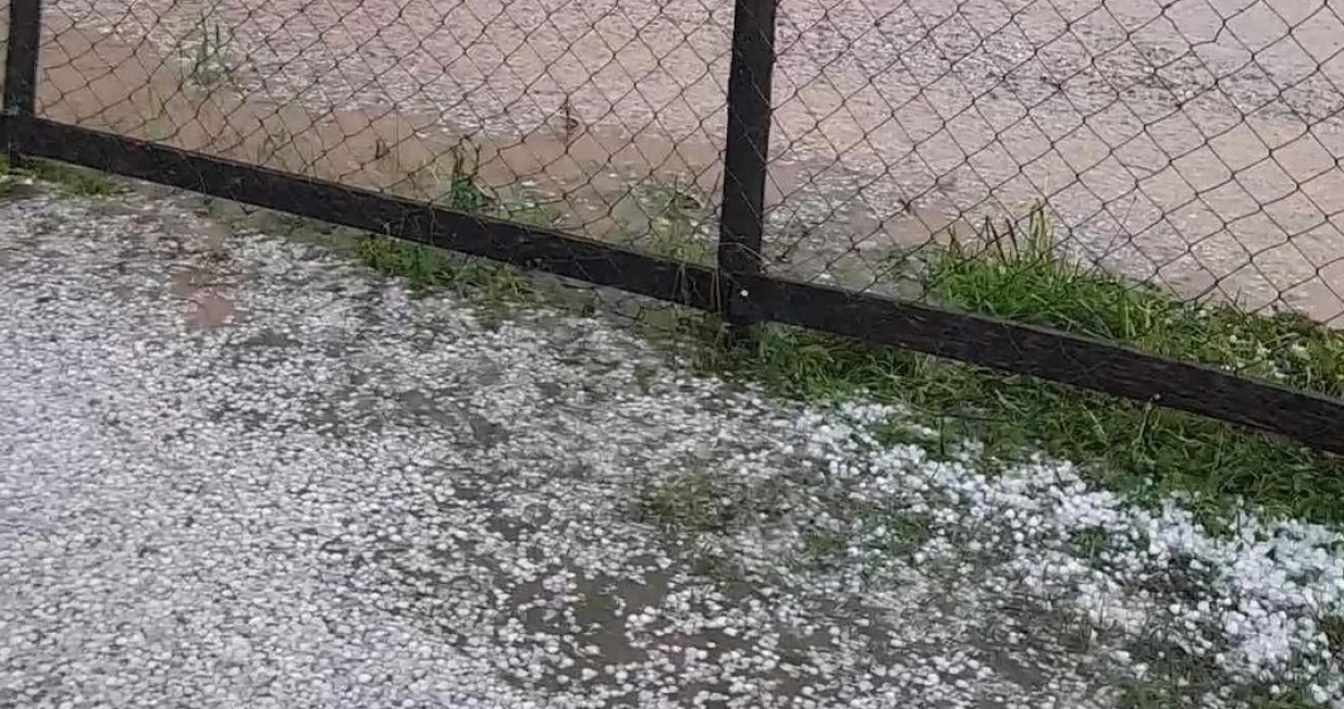 Padao je i grad/facebook/