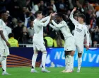 Soccer Football - LaLiga - Real Madrid v Athletic Bilbao - Santiago Bernabeu, Madrid, Spain - April 20, 2025 Real Madrid's Federico Valverde celebrates scoring their first goal with Eduardo Camavinga and Arda Guler REUTERS/Isabel Infantes