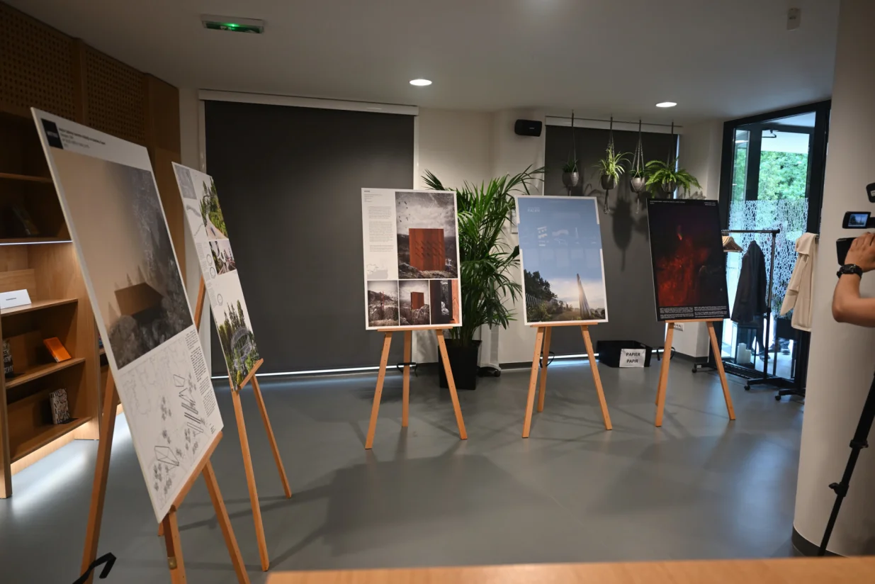 Okrugli sto "Memorijalizacija i podizanje spomenika u izgradnji kulture sjećanja u BiH: Ko odlučuje i koliko se građani pitaju o tome?"/Jusuf HafizoviĆ